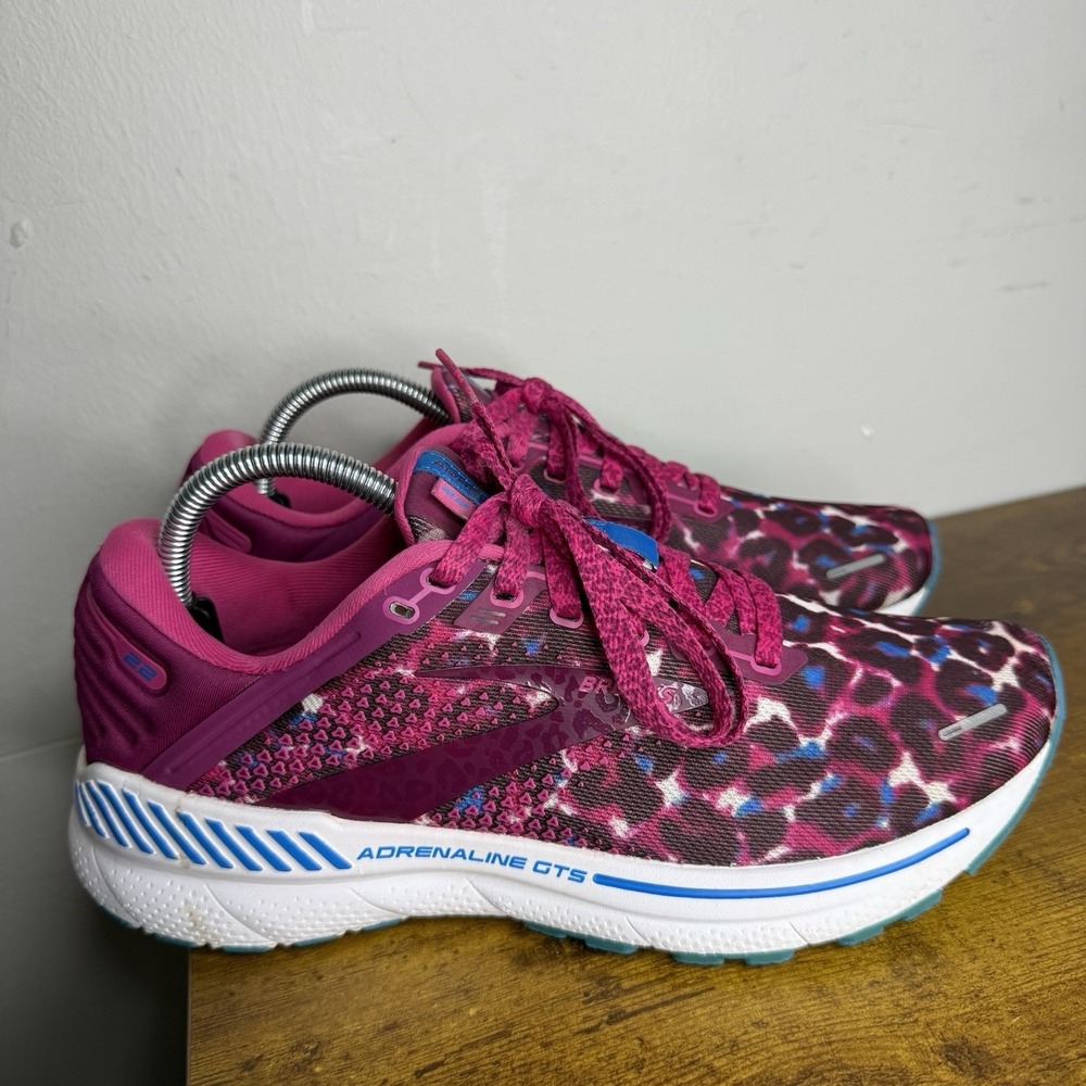 Brooks Adrenaline GTS 22 Running Shoes Women's Size 10 Pink Purple